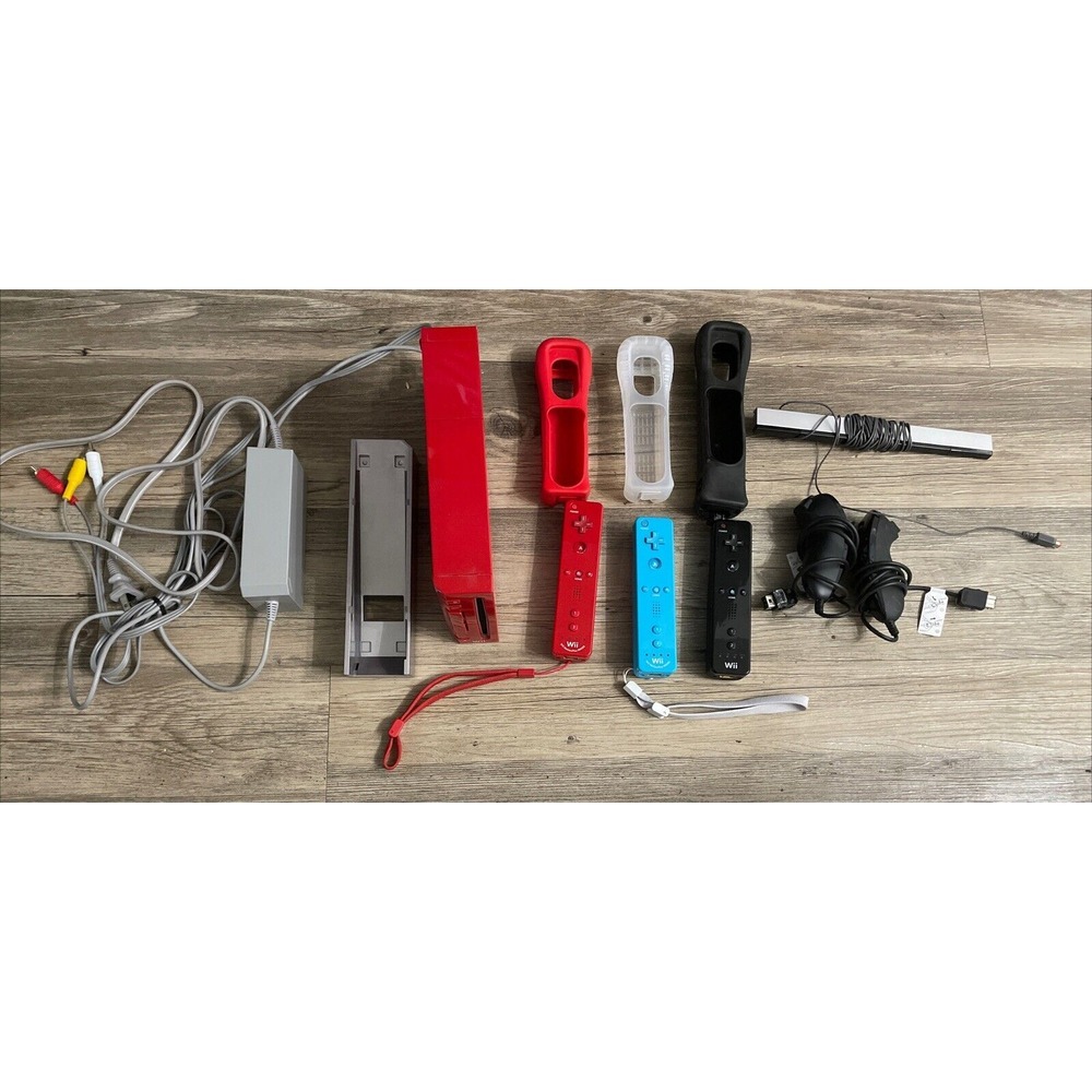 Nintendo Wii Red Console 3 Contoller, Power Cord, Bundle